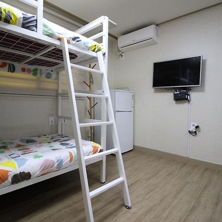 Bunk Guesthouse Hongdae2 Szöul Kültér fotó