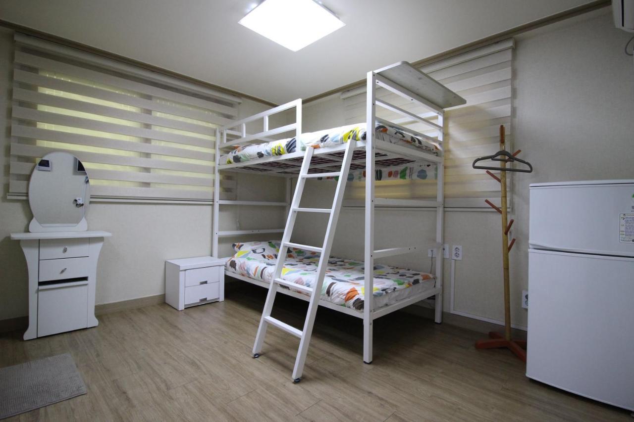 Bunk Guesthouse Hongdae2 Szöul Kültér fotó